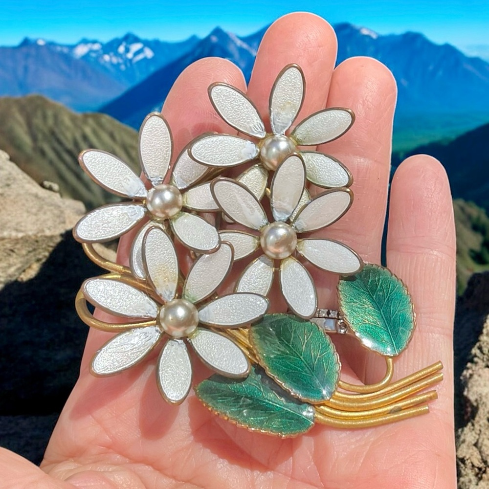 🌺LARGE Antique Gilt Guilloche Enamel Daisy Brooch